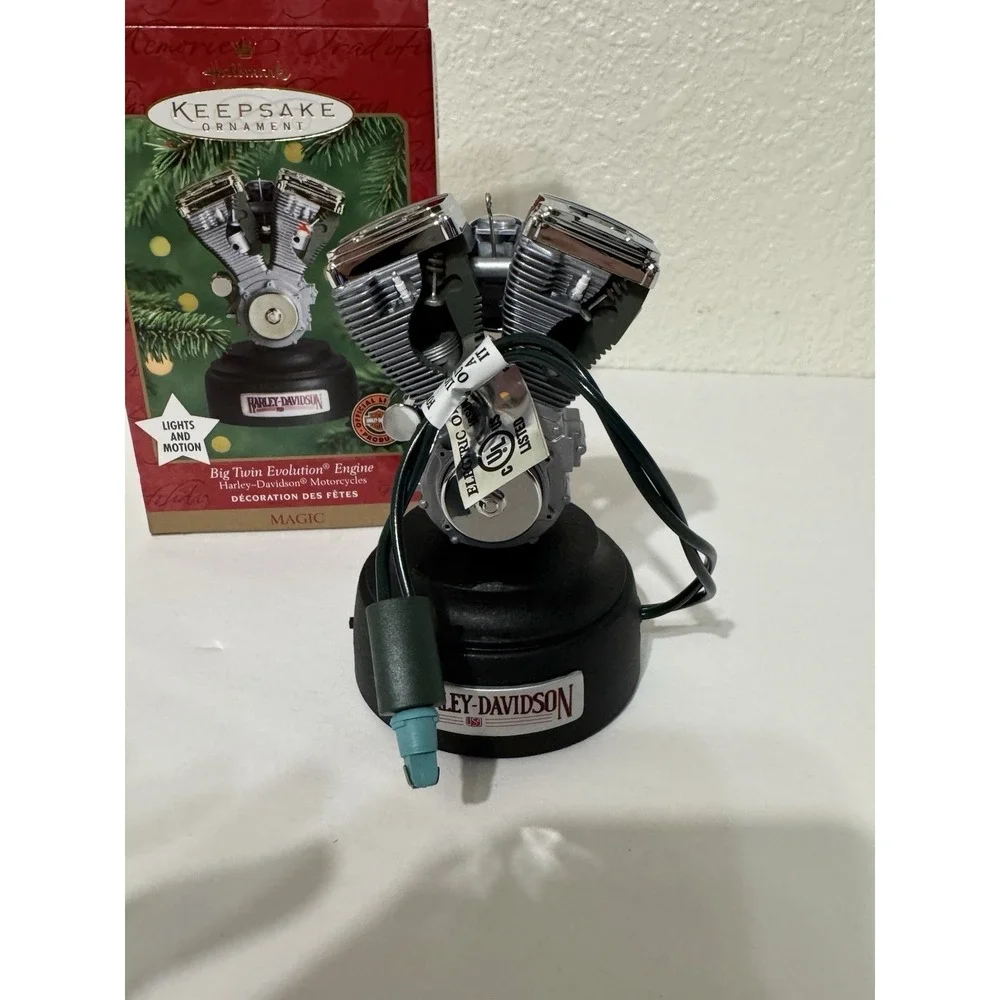 Hallmark Keepsake Harley Davidson Big Twin Evolution Engine Ornament 2000 EUC